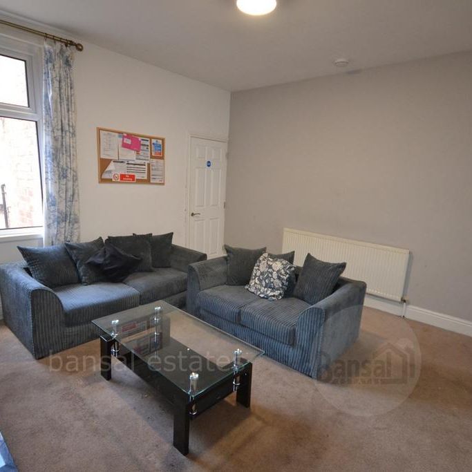 4 bedroom terraced house to rent - Photo 1