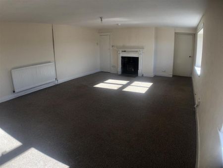 4 bedroom detached house to rent - Photo 3