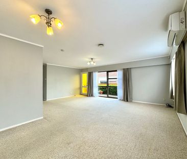 Unit 1, 27 Butley Drive, Farm Cove, Auckland - Photo 3