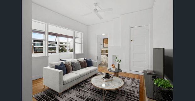 Stunning Surfside Art Deco Apartment In Prime North Bondi Setting - Photo 1