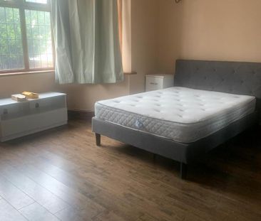 1 bedroom in a house share to rent - Photo 4