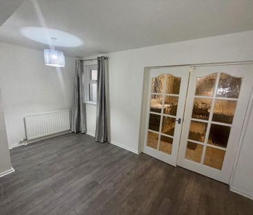 57 Olympia Drive, Belfast, BT12 6NG - Photo 2