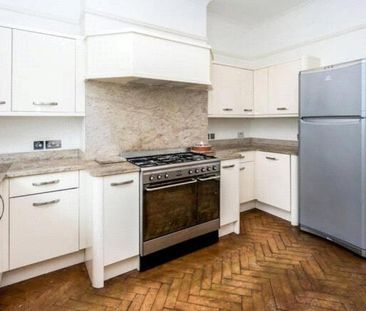 3 bedroom flat to rent - Photo 6