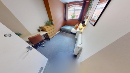 4 bedroom ground floor flat to rent - Photo 3