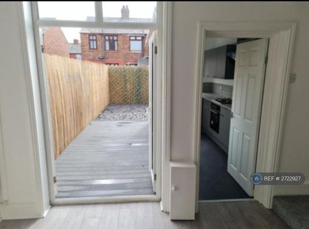 2 bedroom terraced house to rent - Photo 5