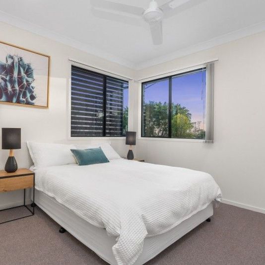 Break Lease $655pw - Photo 1