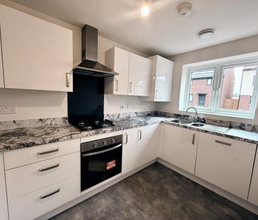 3 bedroom semi-detached house to rent - Photo 5