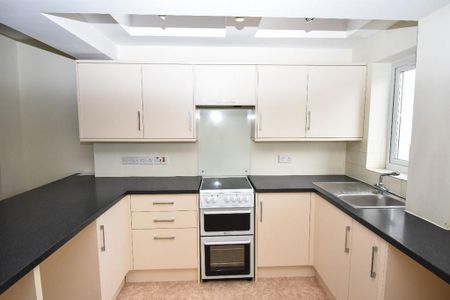 2 bedroom terraced house to rent - Photo 3
