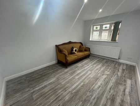 7 bedroom semi-detached house to rent - Photo 5