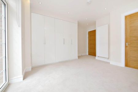 2 bed flat to rent - Photo 4