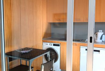 Furnished and equipped T0 flat next to Wisteria!