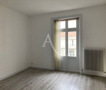 Location Appartement 2 pièces 52m² FONTENAY LE COMTE 85200 - Photo 1