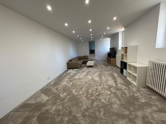 Location maison 6 pièces 351.81 m2 à Èvres - Photo 1