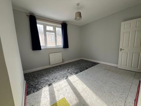 4 bedroom terraced house to rent - Photo 4
