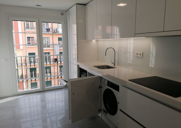 Fantástico Apartamento T2 para Arrendamento na Amadora