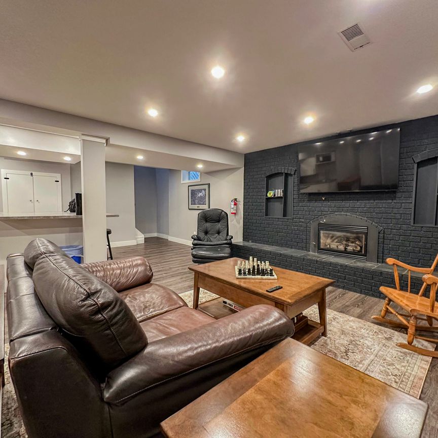 Charming Acadia Home – Double Garage & Quiet Neighborhood Special Incentive - Photo 1