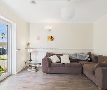 4 bedroom semi-detached house to rent - Photo 1