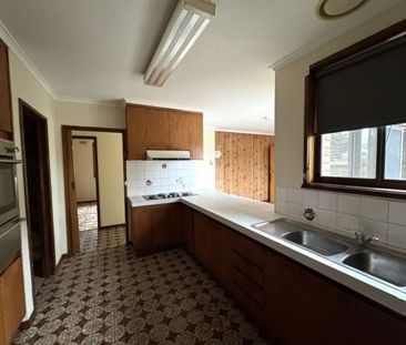Four bedroom home - Photo 3