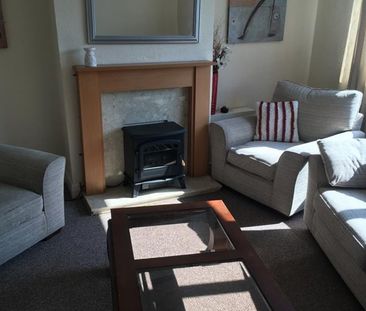 1 Bed Flat, Broadway, CH63 - Photo 1