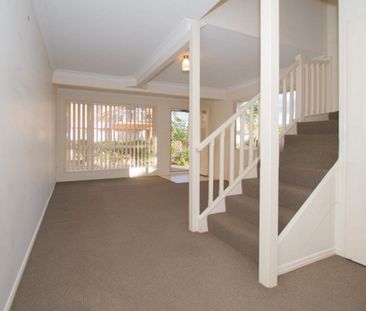 Beachside Townhouse - Located one street back from beach - ALL OPEN... - Photo 1