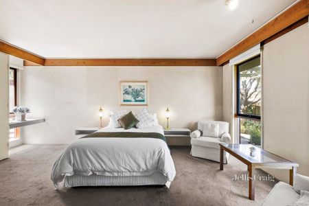 8 Notlen Street, Ringwood - Photo 2