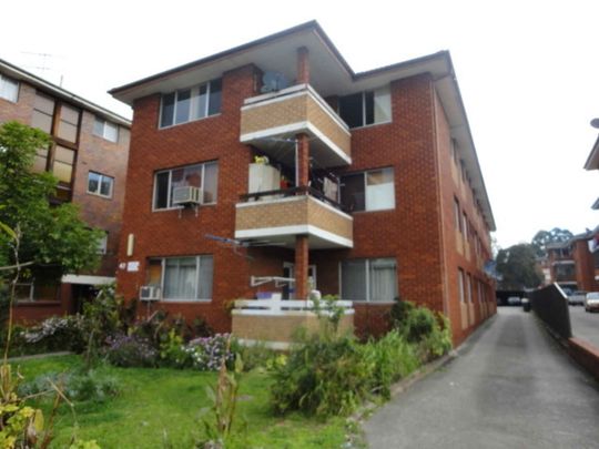 6/47 Hamilton Road, Fairfield NSW 2165 Top Floor Unit Within Walking Distance to Fairfield CBD - Photo 1