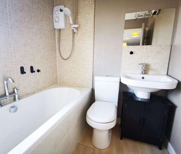 Denton Court, Denton Burn, Newcastle Upon Tyne, NE5 - Photo 3