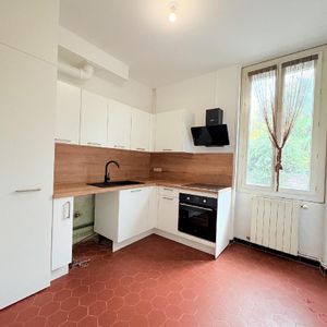 Location Appartement 3 pièces 66m² NIMES 30000 - Photo 3