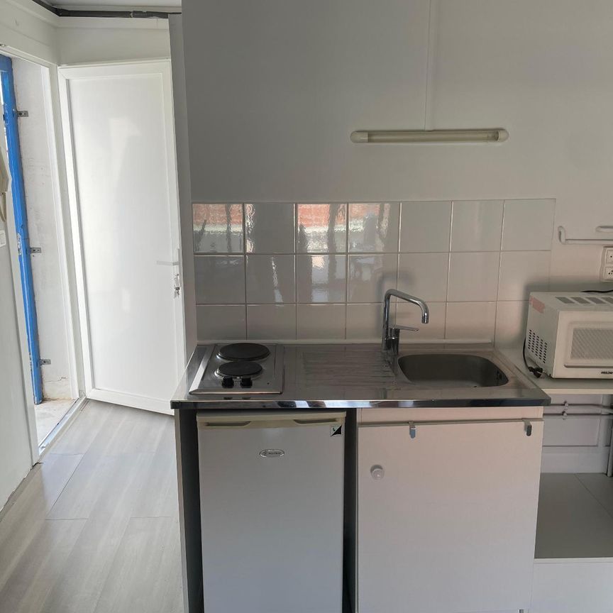 Location Appartement 1 pièce 18m² AUBENAS 07200 - Photo 1