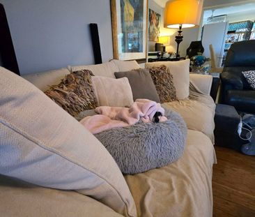 Helensvale - Photo 2