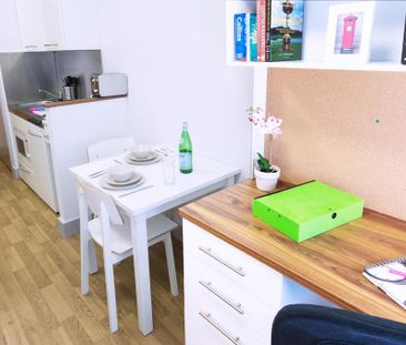 1 bedroom private hall to rent - Photo 1