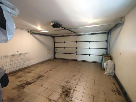 Dom wolnostojący, garaż, cicha uliczka - Photo 2