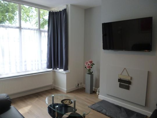 4 bedroom terraced house to rent - Photo 1