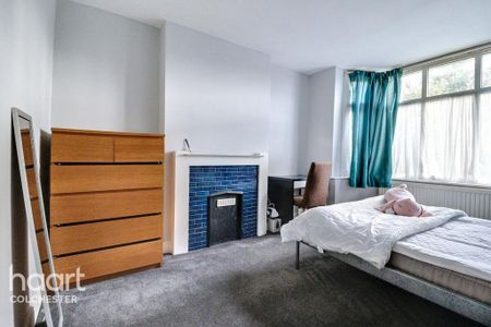 1 bedroom in a house share to rent - Photo 4