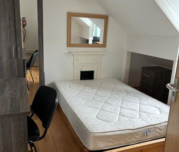 4 bedroom terraced house to rent - Photo 2