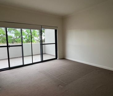 Modern 3 Bedroom Duplex - Photo 6