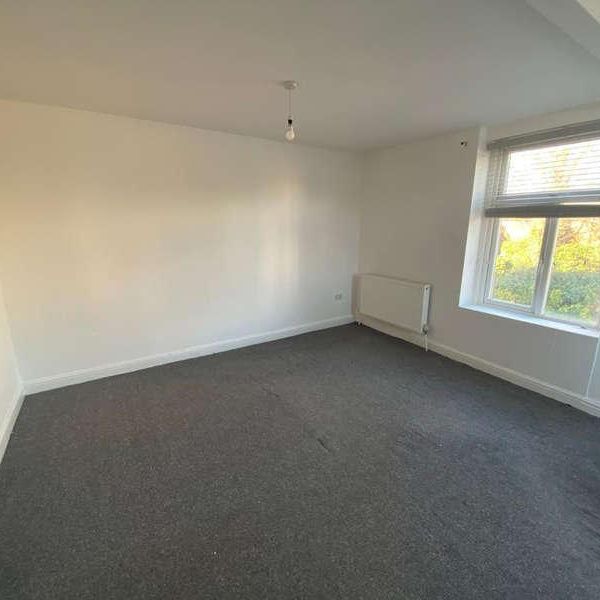 Park Road, Oldham, OL8 - Photo 1
