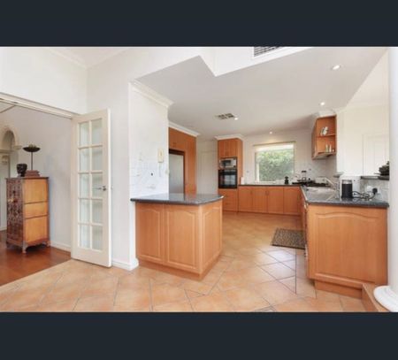 20 Bridges Road, Melville, WA 6156 - Photo 2