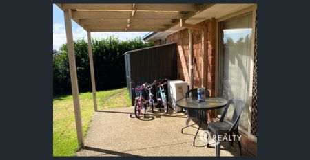 🏡Lowset Brick Home Looking For New Tenants! - Photo 4