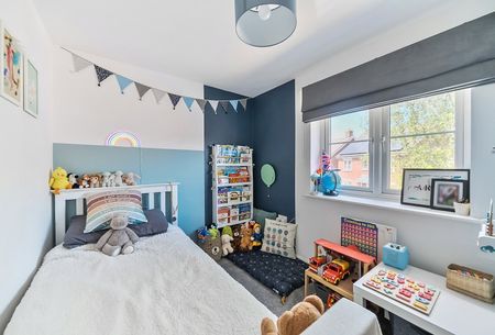 Cowslip Drive, Bishops Cleeve, Cheltenham, Gloucestershire, GL52 - Photo 3