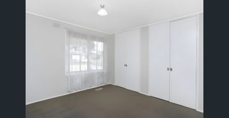 Spacious Modern Home in a Prime Gladstone Park Location - Photo 4