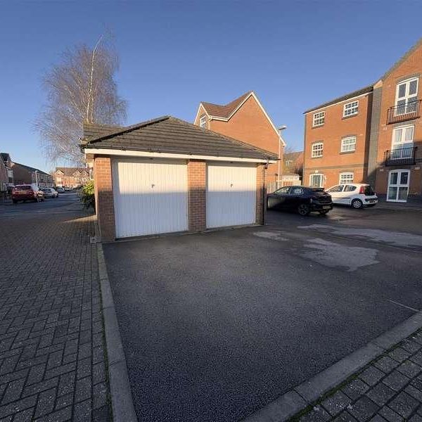 St Austell Way, Churchward, Swindon, SN2 - Photo 1