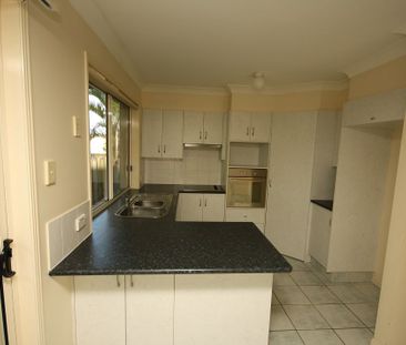 TOWNHOUSE - LIGHT BRIGHT & AIRY - Photo 4