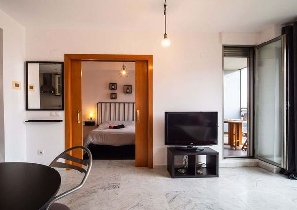 Alquiler de estudio en Calle Cortés Valencianas, 43