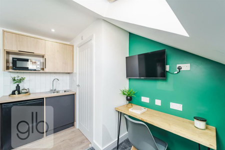 1 bedroom in a house share to rent - Photo 4