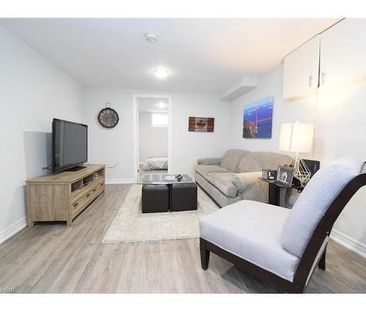 38 Chalmers St, St. Catharines - 1 Bedroom Lower Unit - Photo 2