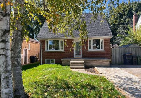 For Lease - 16 Robertsfield Crescent, Toronto, Ontario - Photo 4