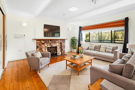 Spacious 5-Bedroom Family Home in Prime Dapto Location - Photo 3