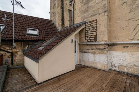 Old Farmhouse, 1 Lansdown Road - Photo 5
