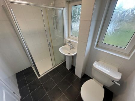 2 bedroom end of terrace house to rent - Photo 4